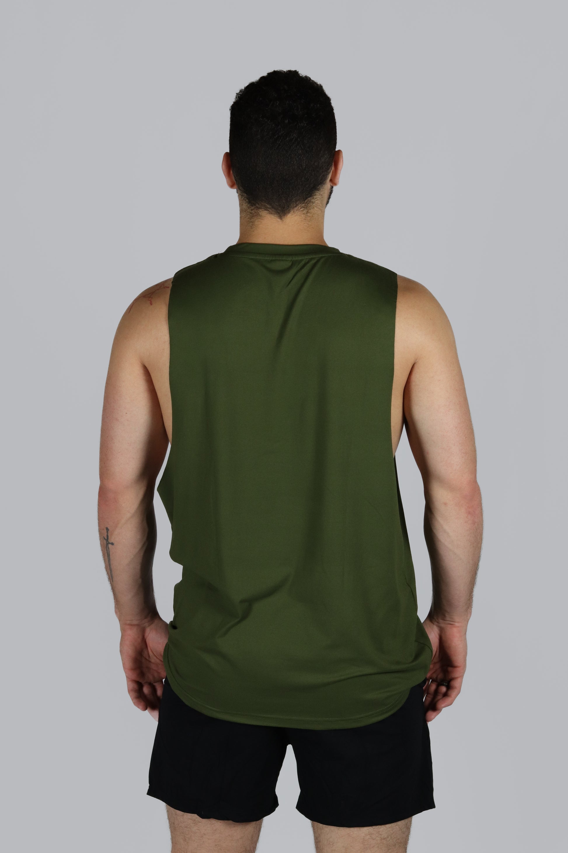 Essential Cutout Tank