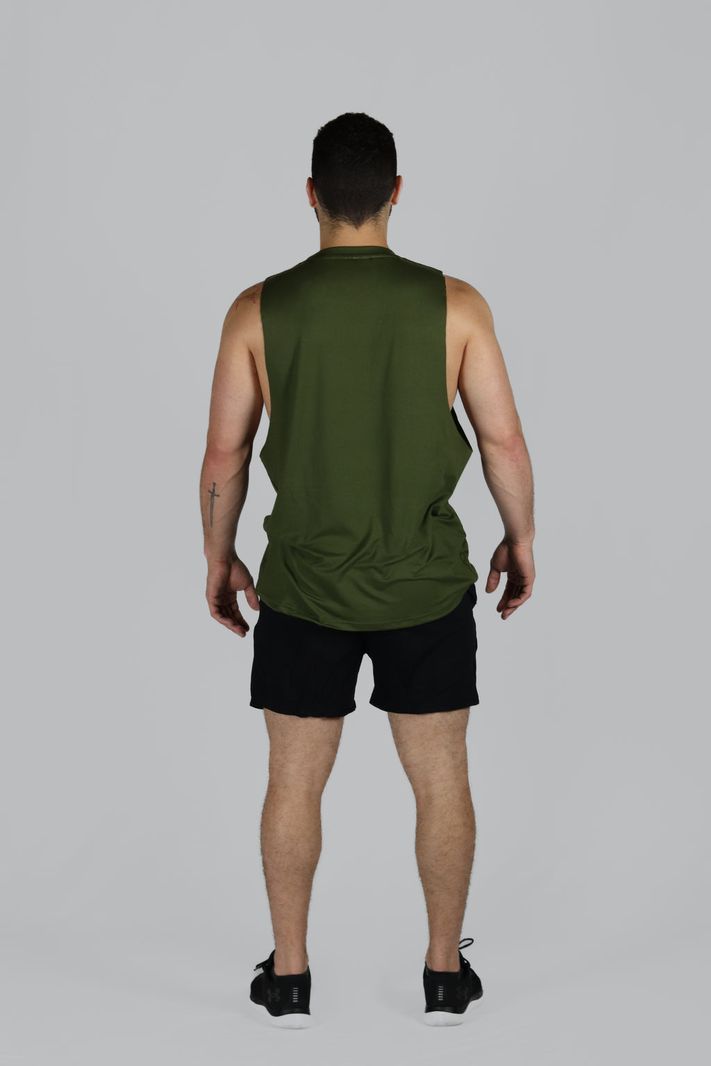 Essential Cutout Tank
